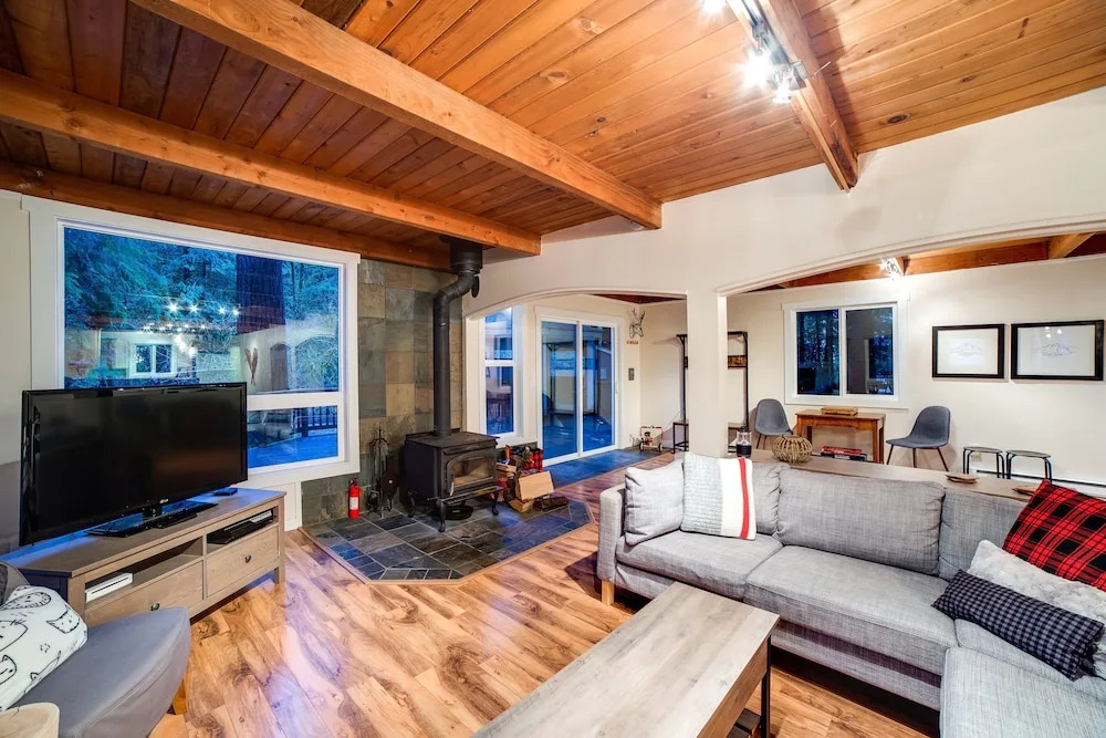 66SL - Hot Tub - WiFi - 3+ Bedroom - Sleeps 10