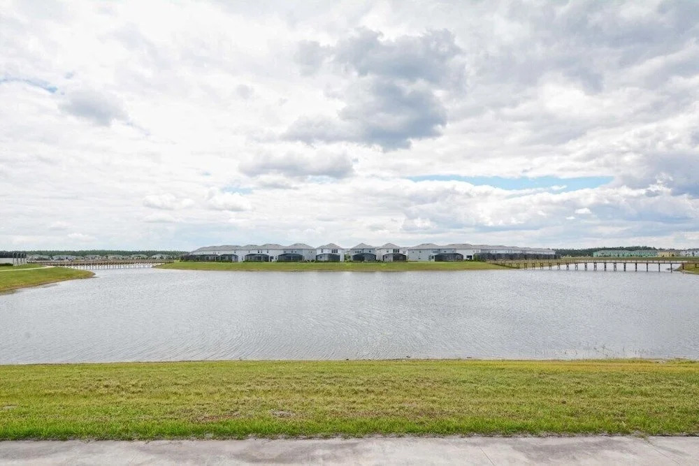 Storey Lake-5 Bedroom Townhome w/Splashpool-1630ST