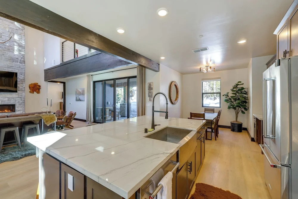 Luxe Soda Springs Retreat: Modern & Spacious!