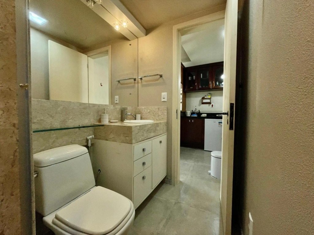 Apartamento Belo Jardim! Com LAREIRA 500 metros do LAGONEGRO, VISTA para Jardim em CONDOMINIO FECHAD0 com GARAGEM e Wi-Fi e PETFRIENDLY