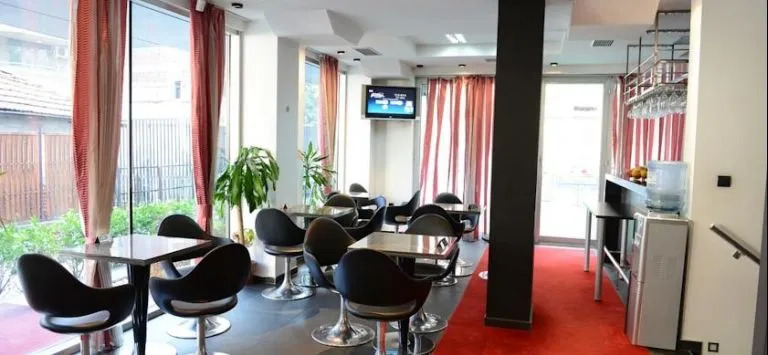 Mola Hotel