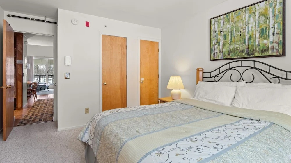19 Mountainside 2 Bedroom Condo by RedAwning