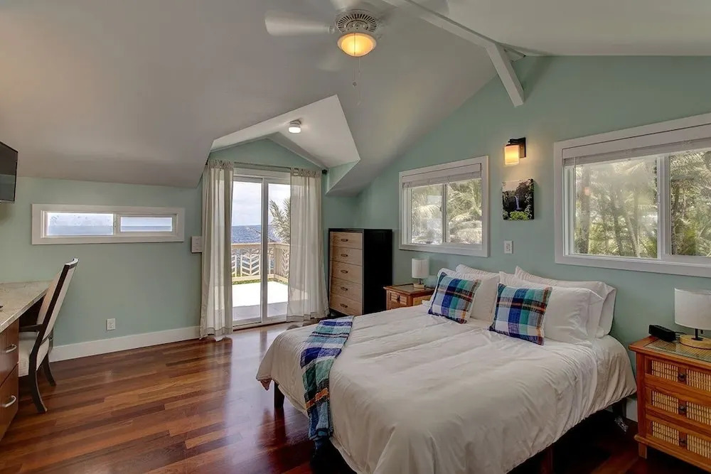 Paradise Ocean View 2 Bedroom Home by RedAwning