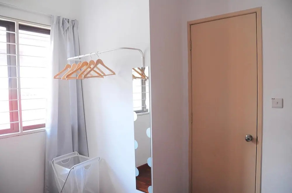GRAYHAUS Guest House