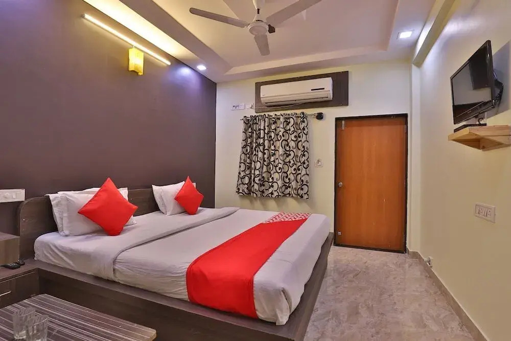 Hotel Royal Palace by OYO Rooms