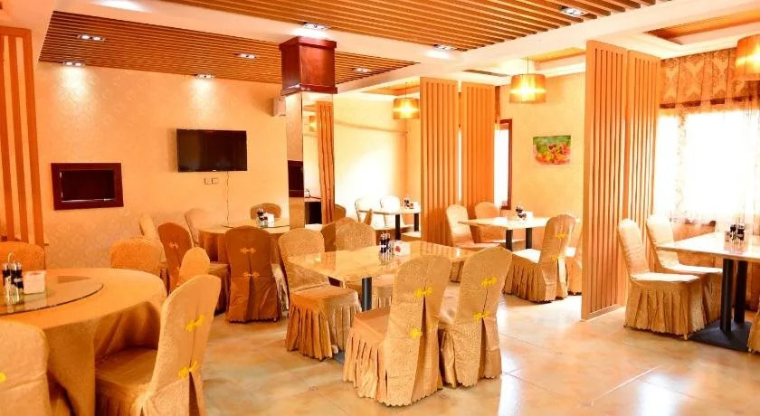 Warm Harbor Hotel