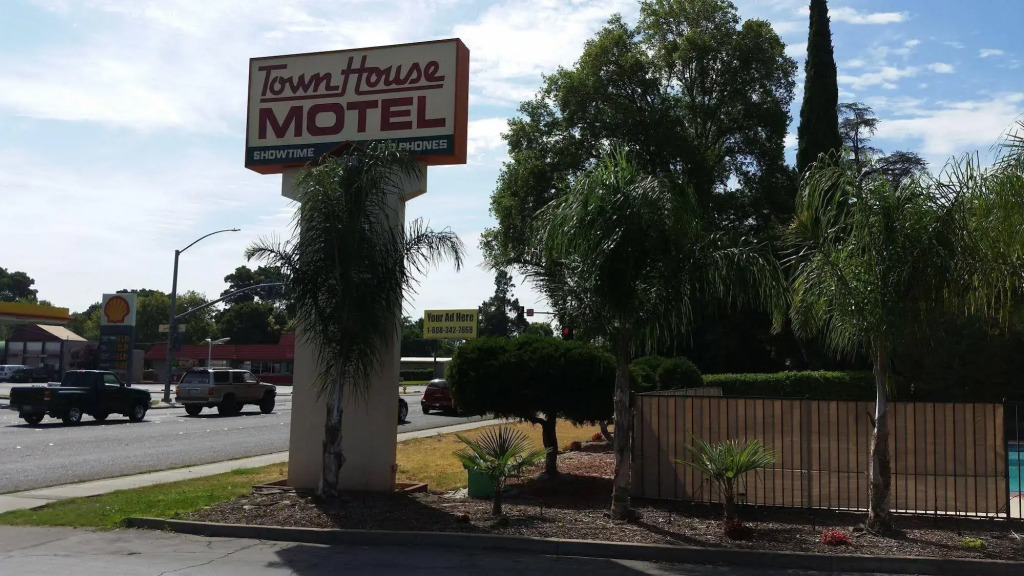 Town House Motel
