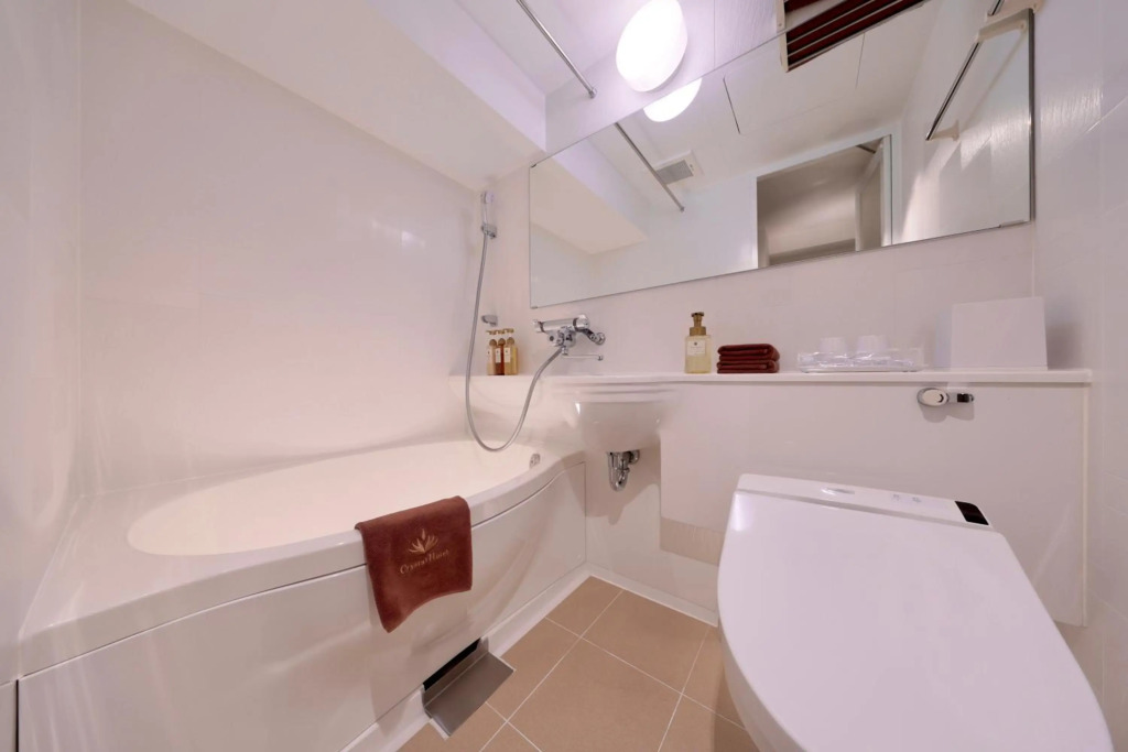 Nipponbashi Crystal Hotel