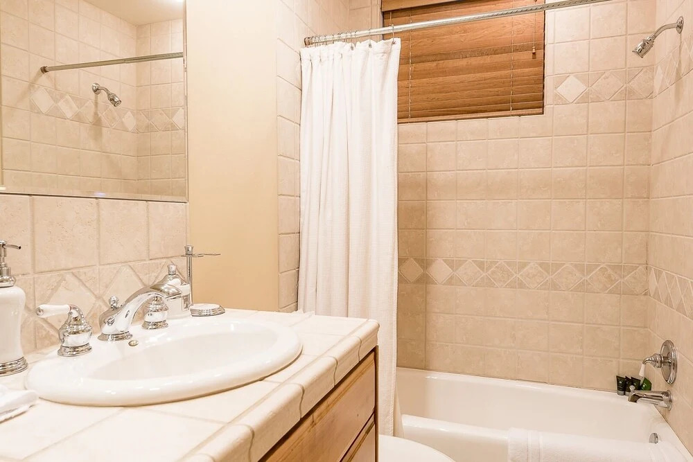 Westridge #27 - 3 Br Condo