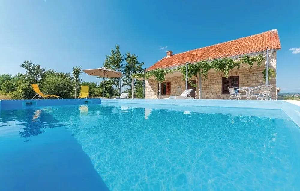 Beautiful Home in Biograd na Moru With 3 Bedrooms, Wifi and Outdoor Swimming Pool