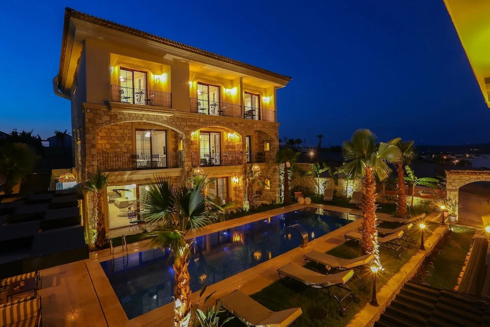 Avalon Boutique Hotel & Suites