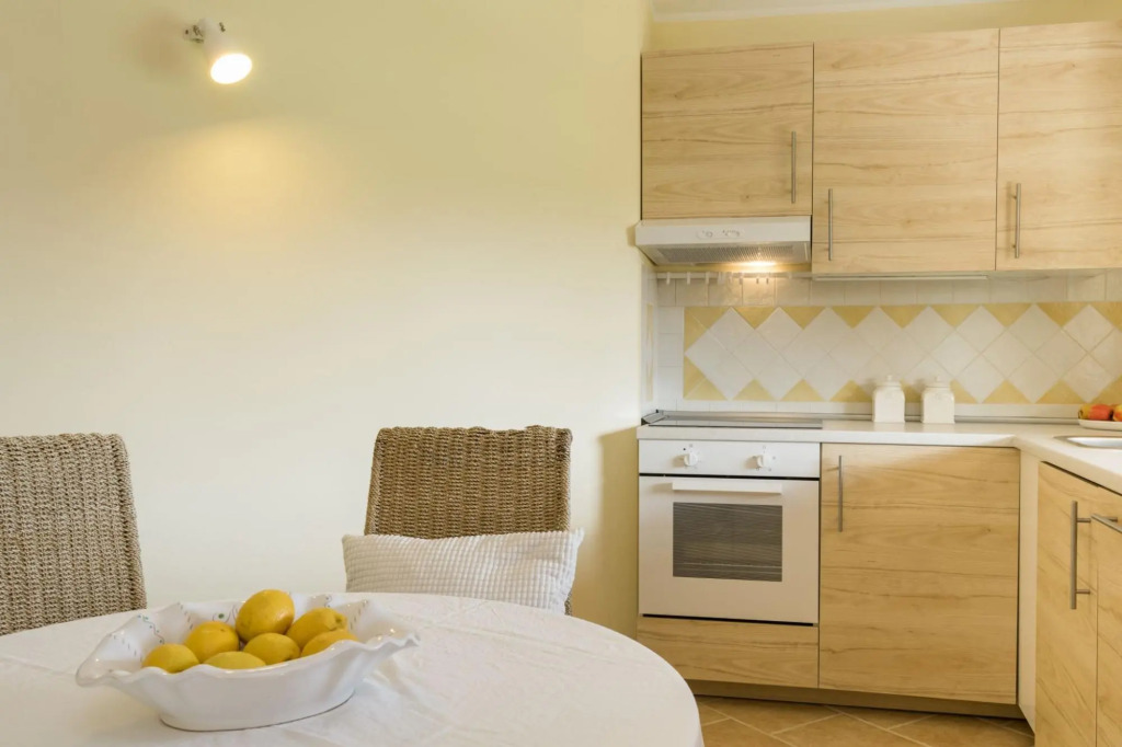 The semi-detached villa, is only another house always in the first row, and is composed of two doubl-PERLACEA 19
