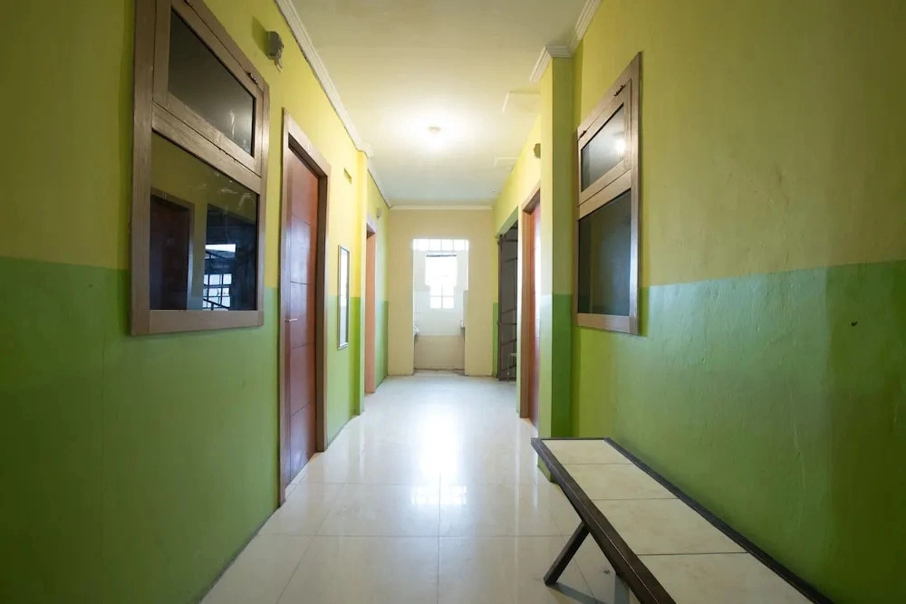 OYO 298 Gemilang Guesthouse Near Siloam Hospitals Kelapa Dua