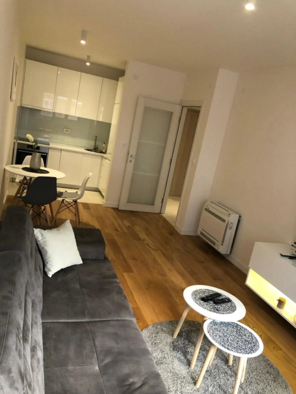 White Homes Apartments • Central Point