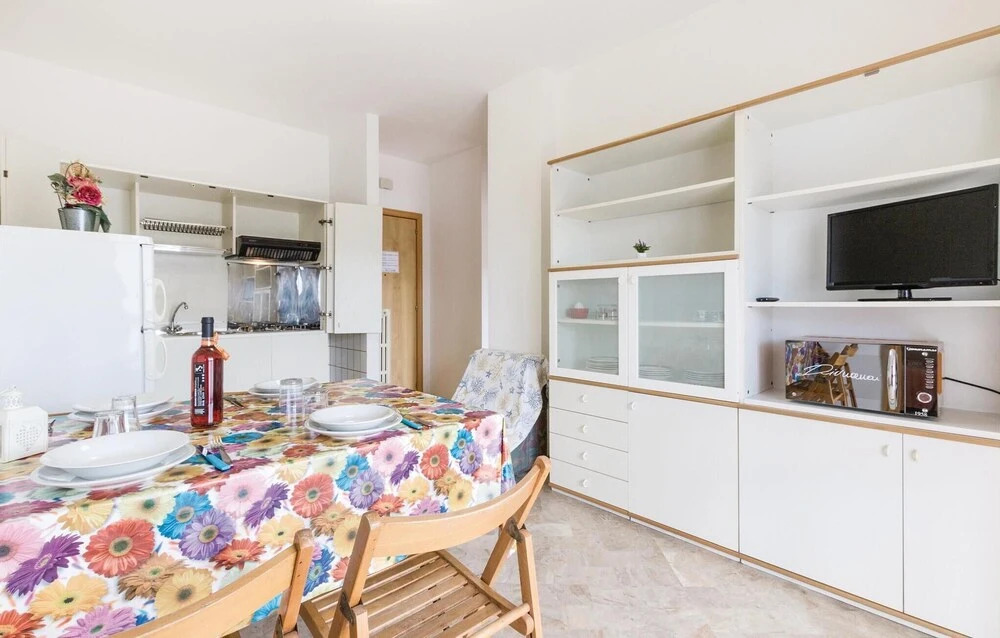 Amazing Apartment in Villa Rosa TE With 2 Bedrooms
