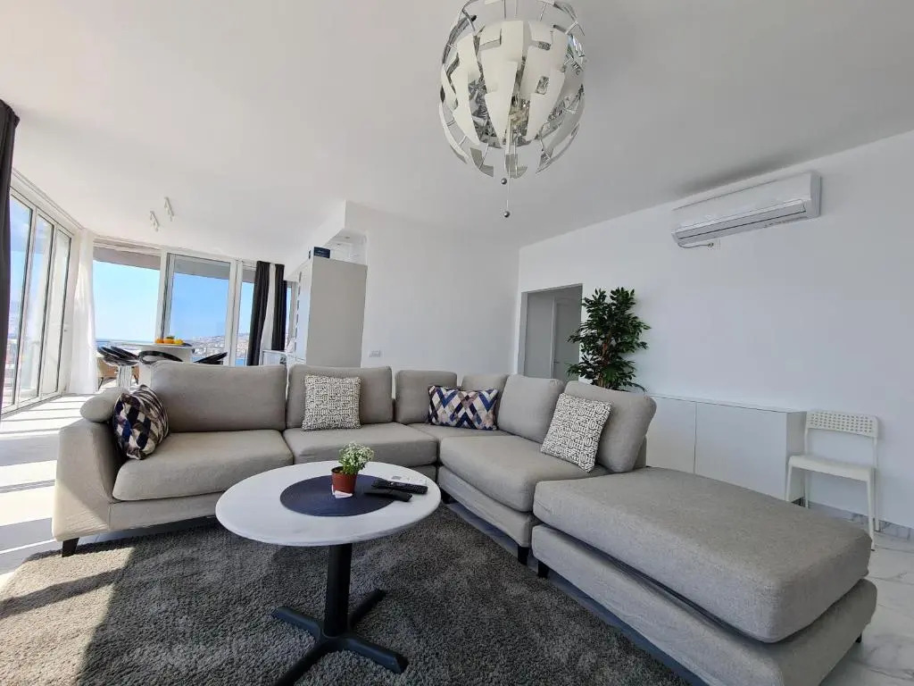 Infinity Sea View Penthouse