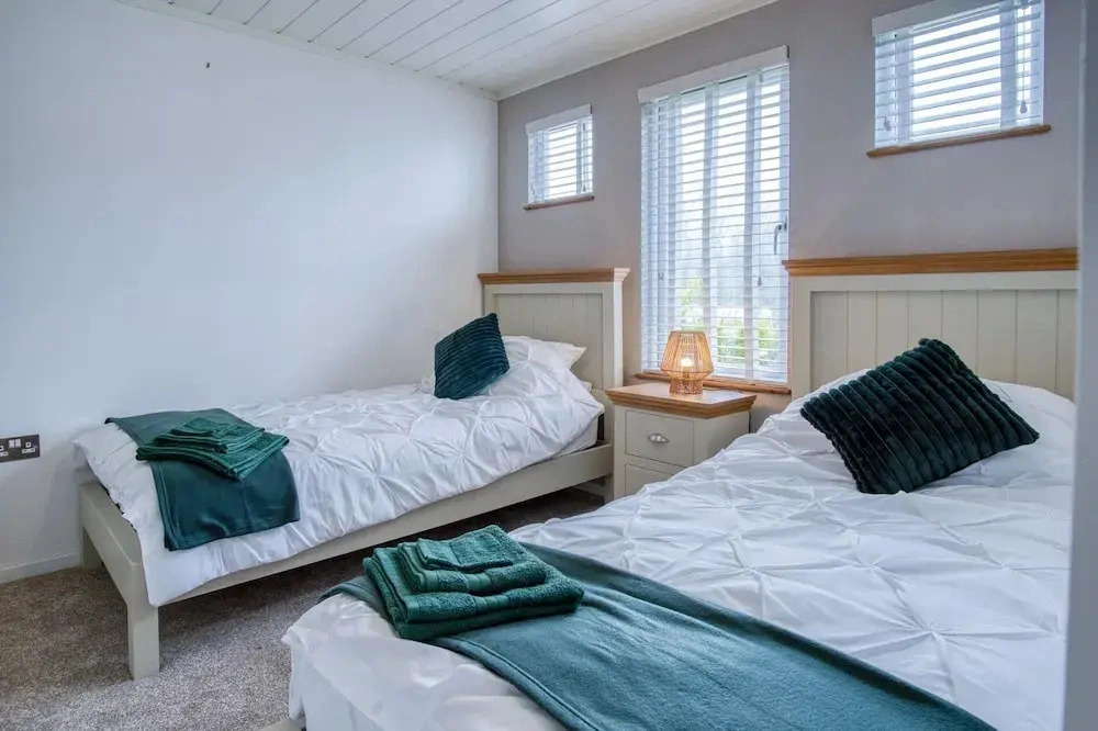 Swallow Lodge - 3 Bedroom Lodge - Wisemans Bridge