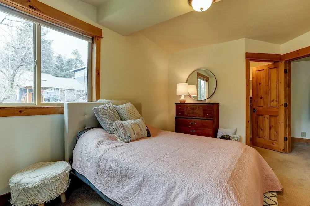 The Bend House 3 Bedroom Home by RedAwning