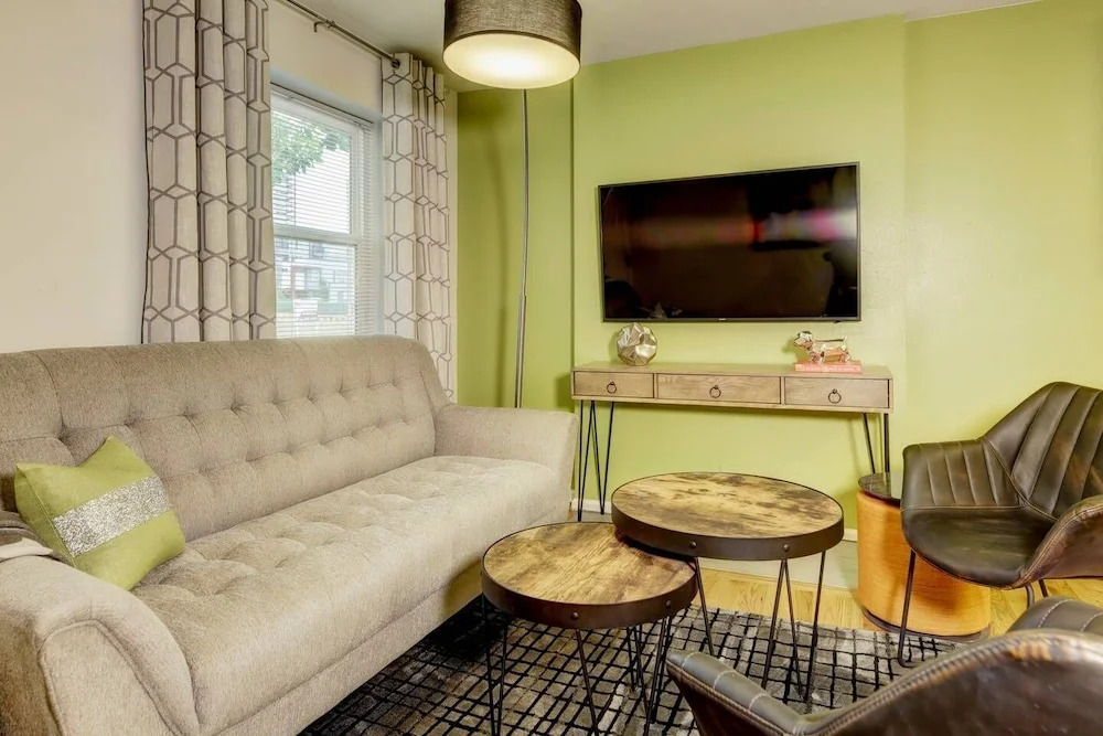 Luxury Denver Apts 8 BDs 4 BAs Great Location!