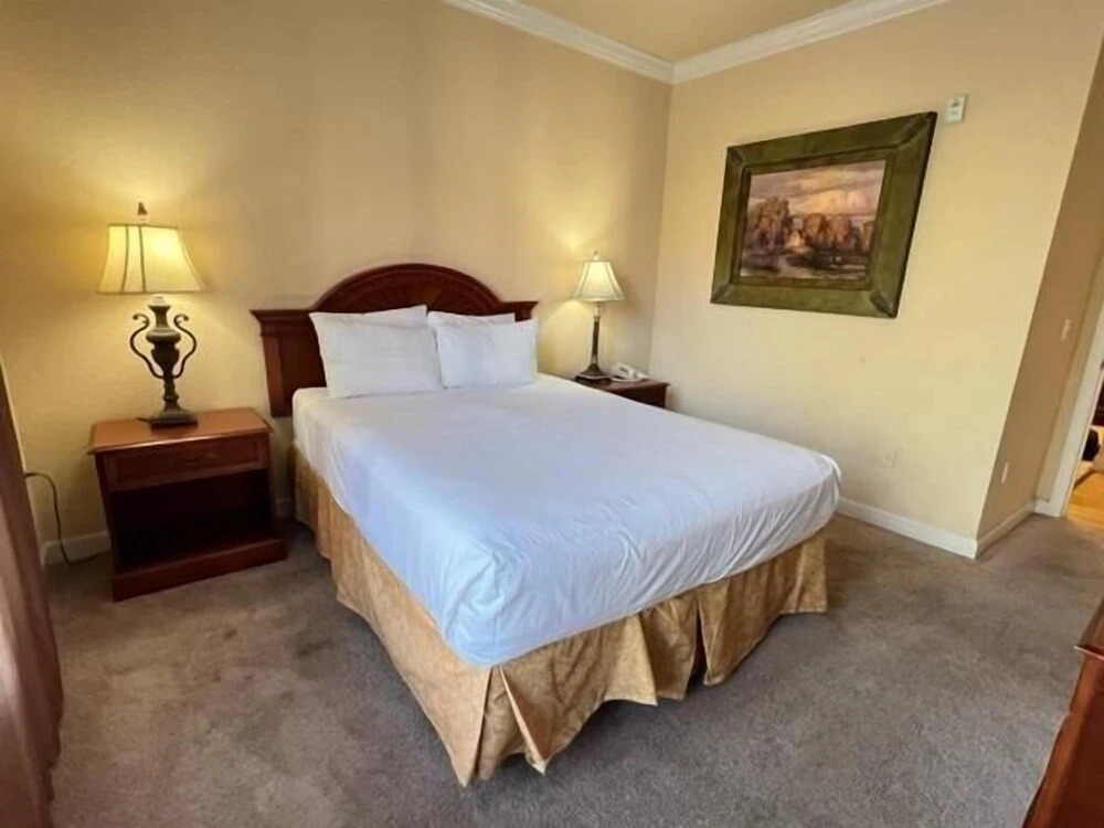 3 Bed 2 Bath Condo In Tuscana Resort 3 Bedroom Condo by RedAwning