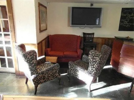 Three Horseshoes Country Inn