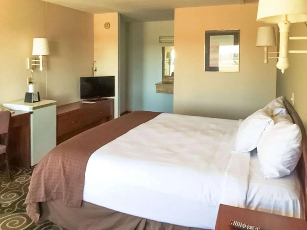 Americas Best Value Inn Elm Creek