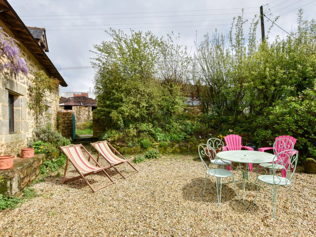 Breton Escape in Querrien