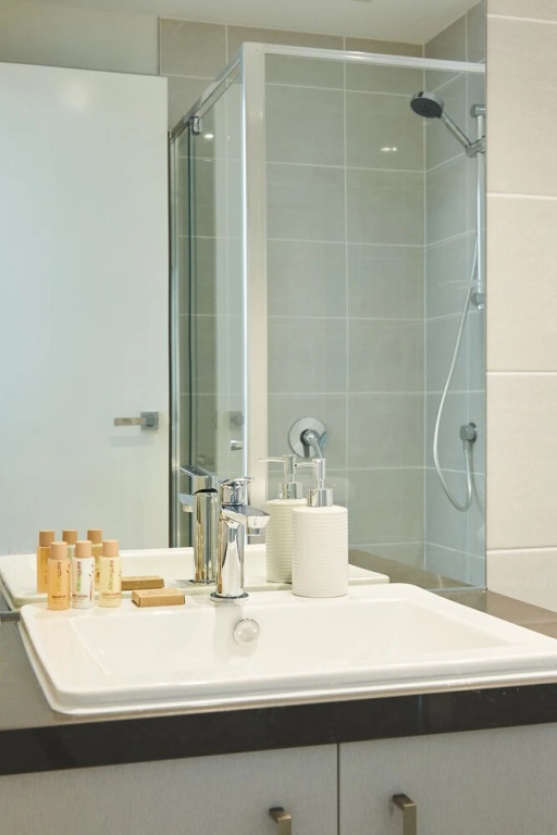 Spacious and Bright 1 Bedroom Apartment