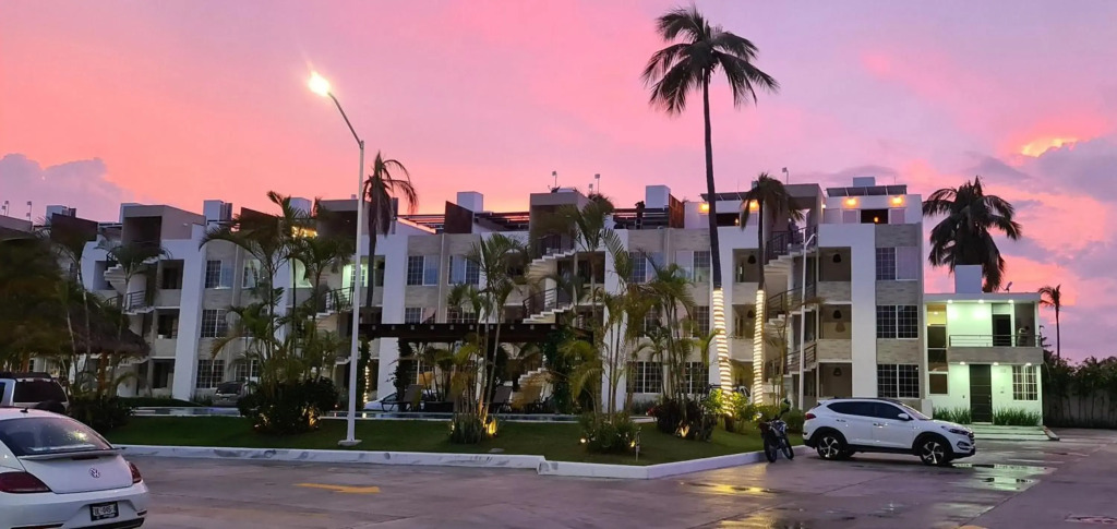 Departamento en condominio con alberca y área infantil