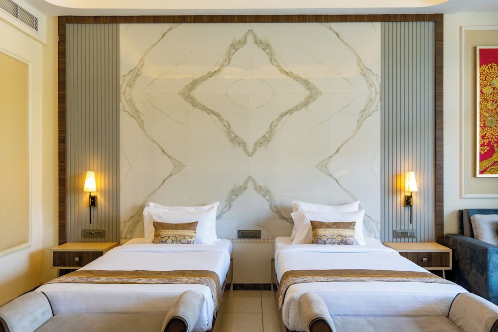 Mountain Creek by ELIVAAS Prive Pet-friendly 1 Luxe Room with Shared Pool and Gazebo