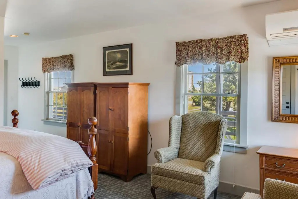 First Colony Inn