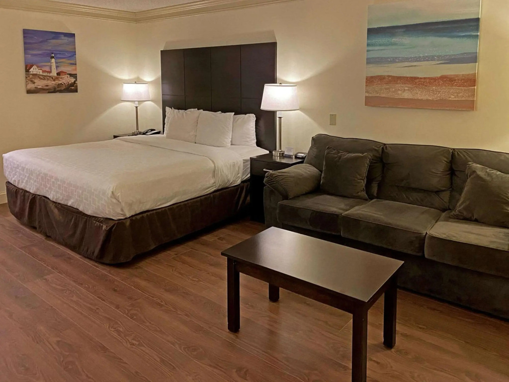 Clarion Hotel & Conference Center Toms River