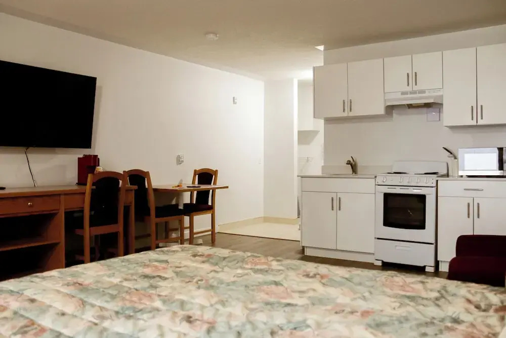 Western Budget Plus Mosaic Suites