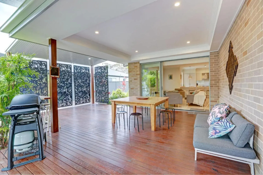 Luxury Spacious Entertaining Areas and Close to Hyams Beach