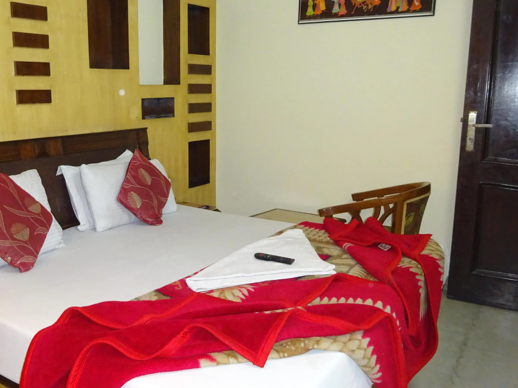 Hotel Karat 87 by OYO Rooms