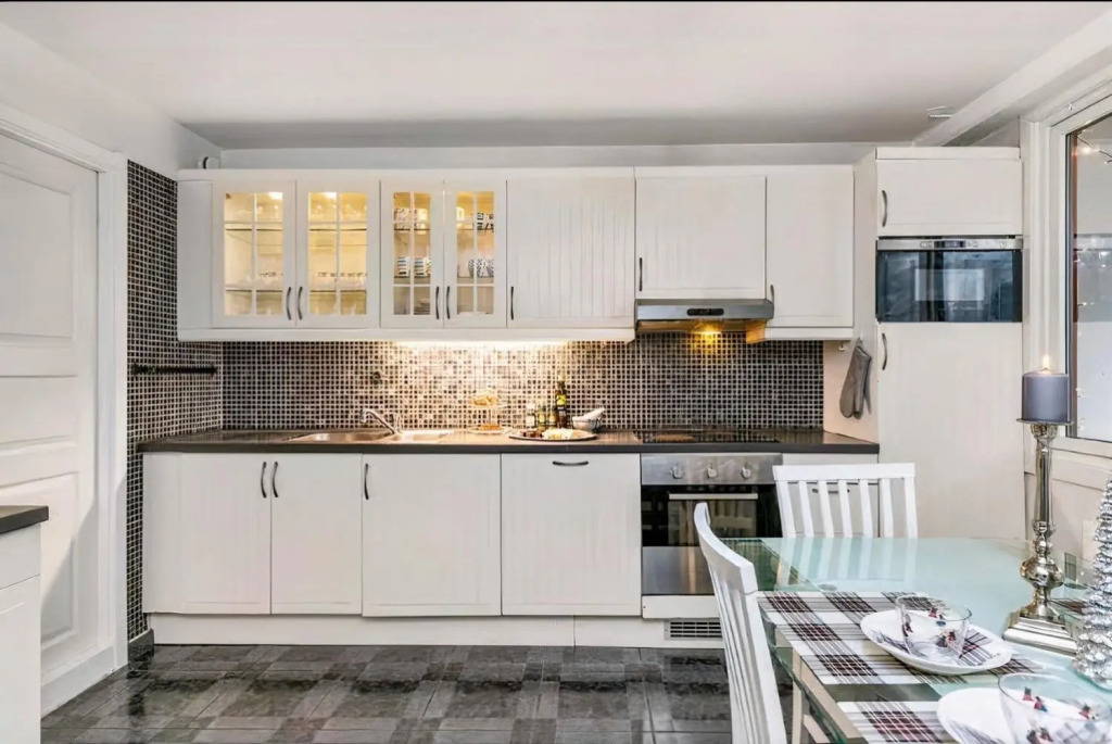 ***Upscale***City Center*