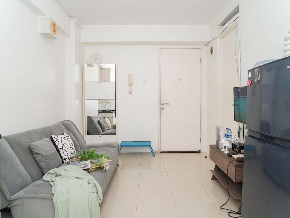Neat And Nice 2Br At Apartment Bassura City