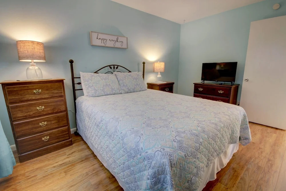 561 El Matador 2 Bedroom Condo by RedAwning