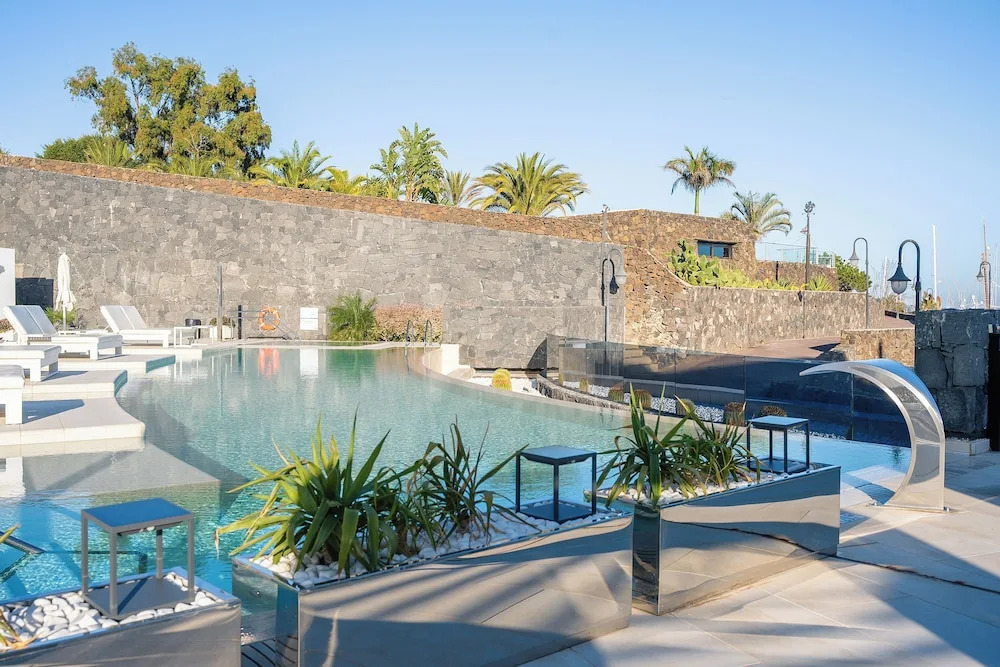 Royal Marina Suites Boutique Hotel