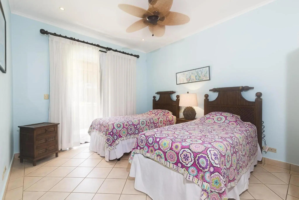 Sunrise 33- 3 Bedroom Poolside Condo