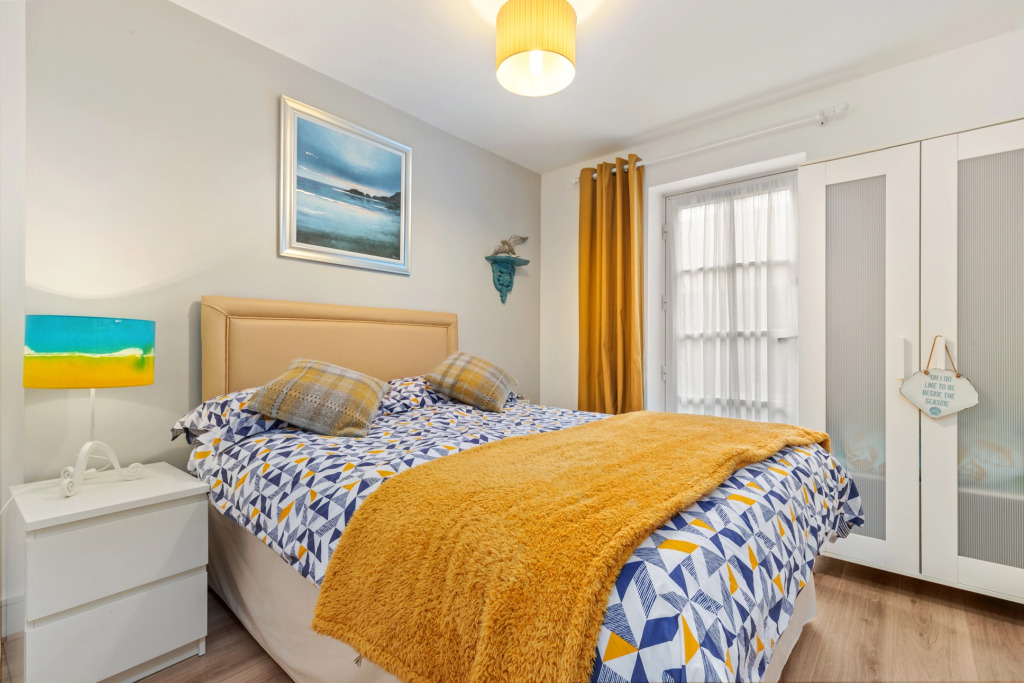 12 Rhodewood - Modern Apartment Close to Village and Beach