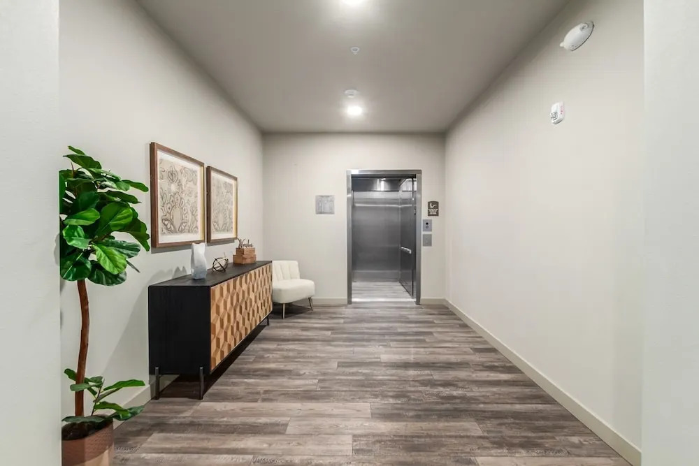 Queen Creek #305 1 Bedroom Condo by Redawning