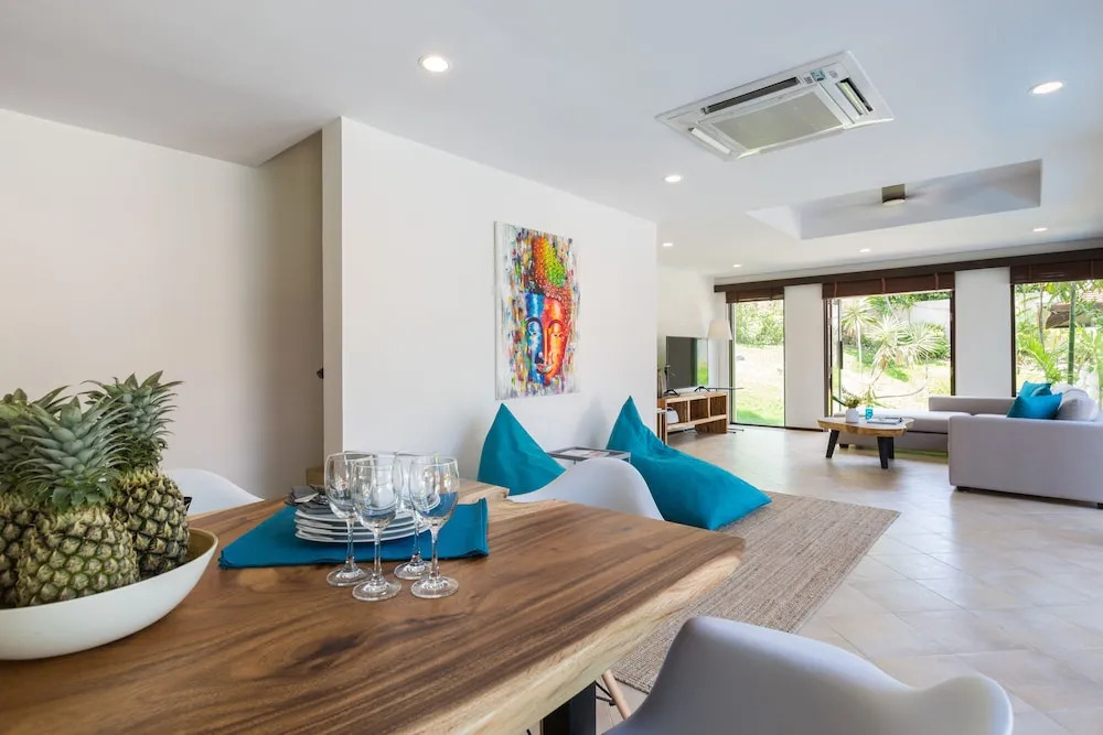 Villa Divina - Stunning Pool Villa 3 Mins Walk to Beach