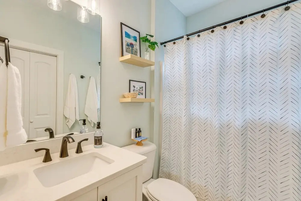 1 Mi to Dtwn: Pet-friendly Pensacola Getaway!