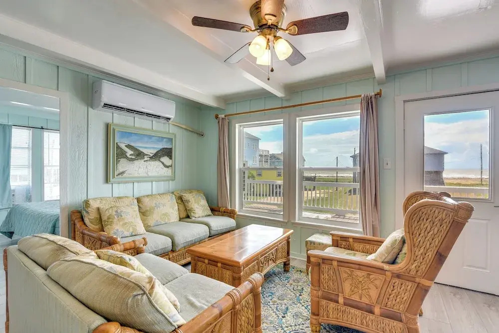 Walk to Shore: Freeport Beach House w/ Grill