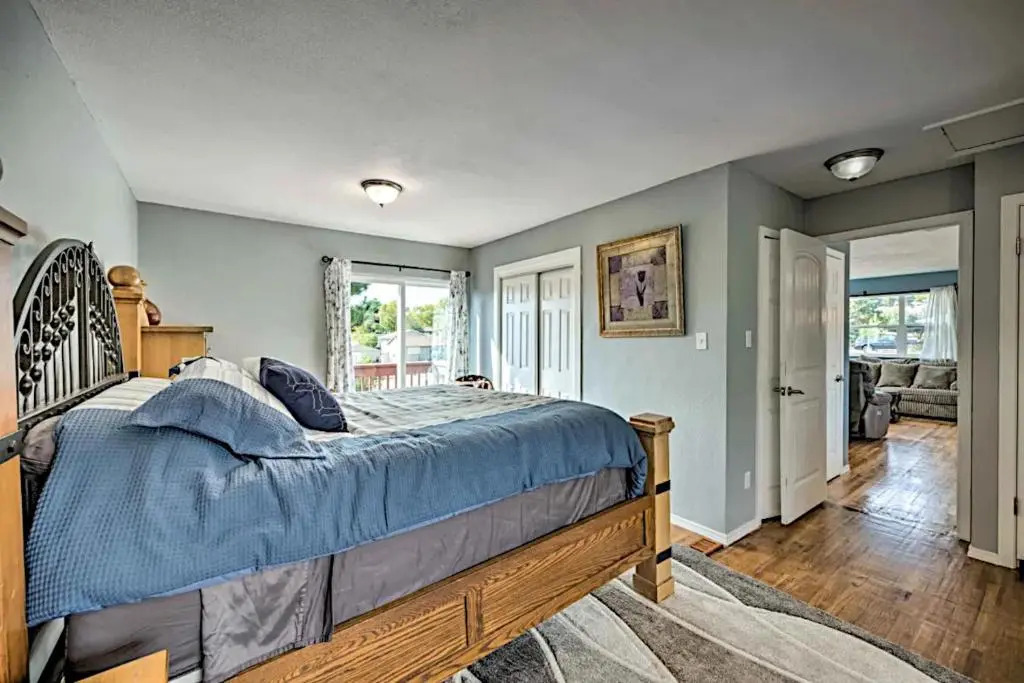 Three bedrooms with one king bed