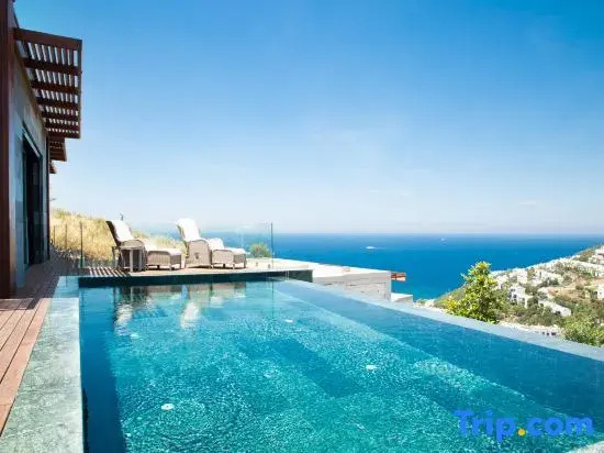 BD417-6 Bedroomed Villa With Pool in Yalikavak