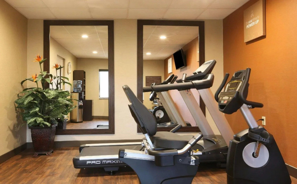 Comfort Inn & Suites Leeds I-20