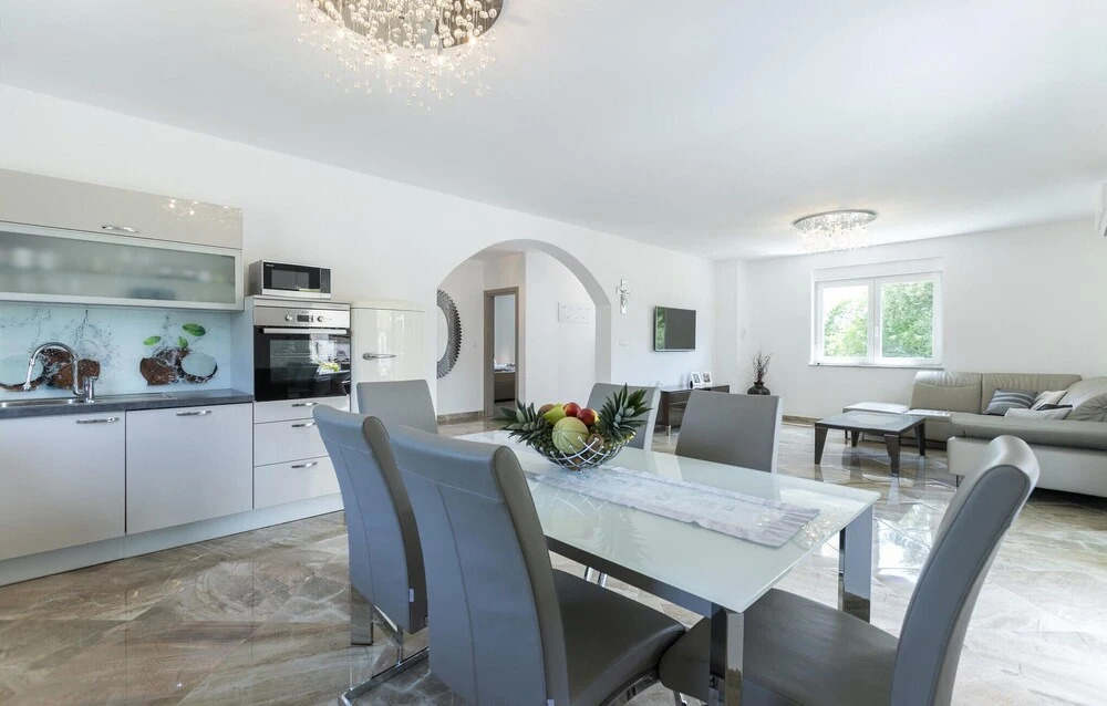 Nice Home in Buje With Wifi and 2 Bedrooms