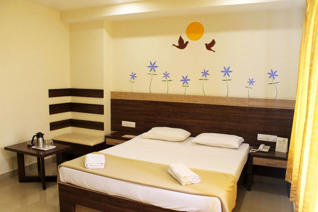 HOTEL GREEN TREES